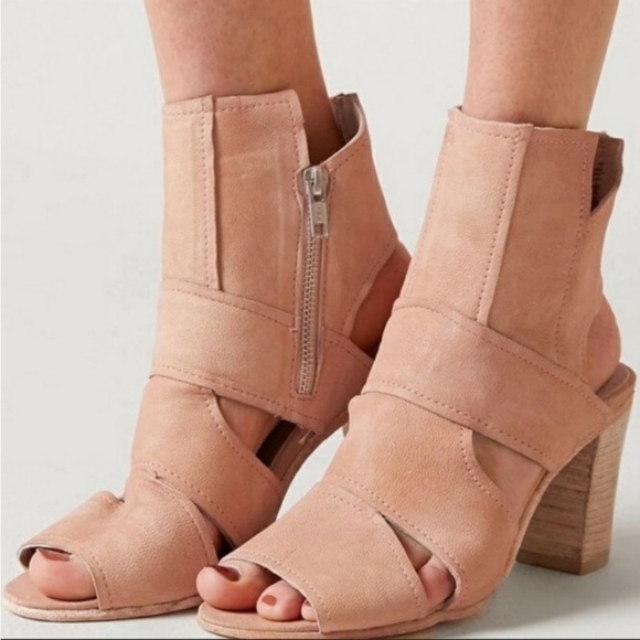 Free People Effie Stacked Heel Cut Out Leather Bootie - Picture 1 of 14